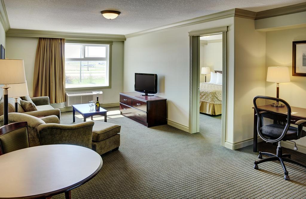 Chateau Nova Hotel 포트맥머리 객실 사진