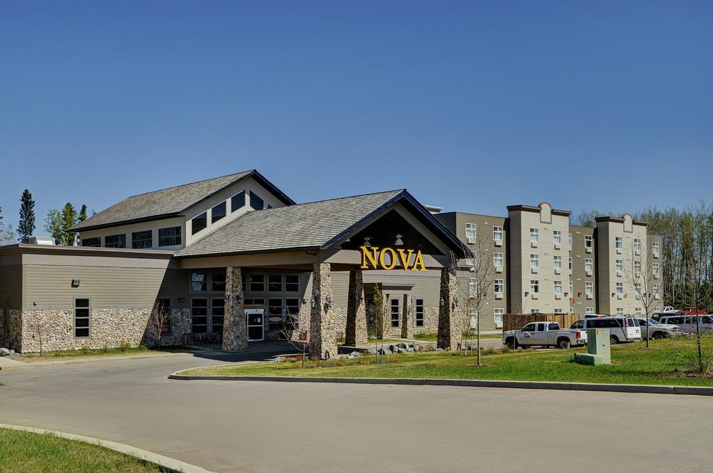 Chateau Nova Hotel 포트맥머리 외부 사진