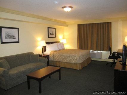 Chateau Nova Hotel 포트맥머리 객실 사진