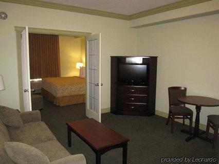 Chateau Nova Hotel 포트맥머리 객실 사진
